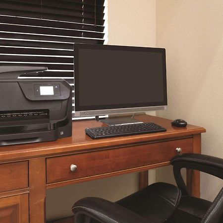 Country Inn & Suites By Radisson, Waterloo, Ia Εξωτερικό φωτογραφία