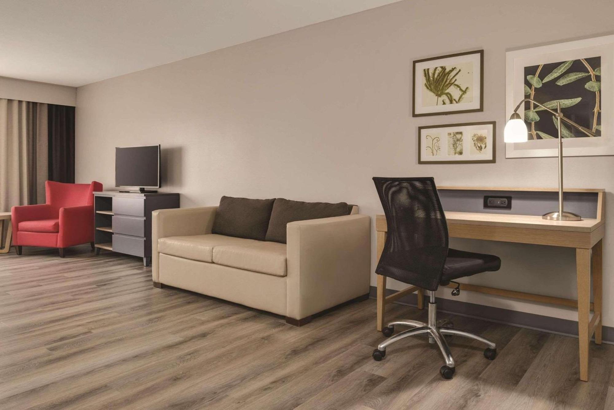 Country Inn & Suites By Radisson, Waterloo, Ia Εξωτερικό φωτογραφία