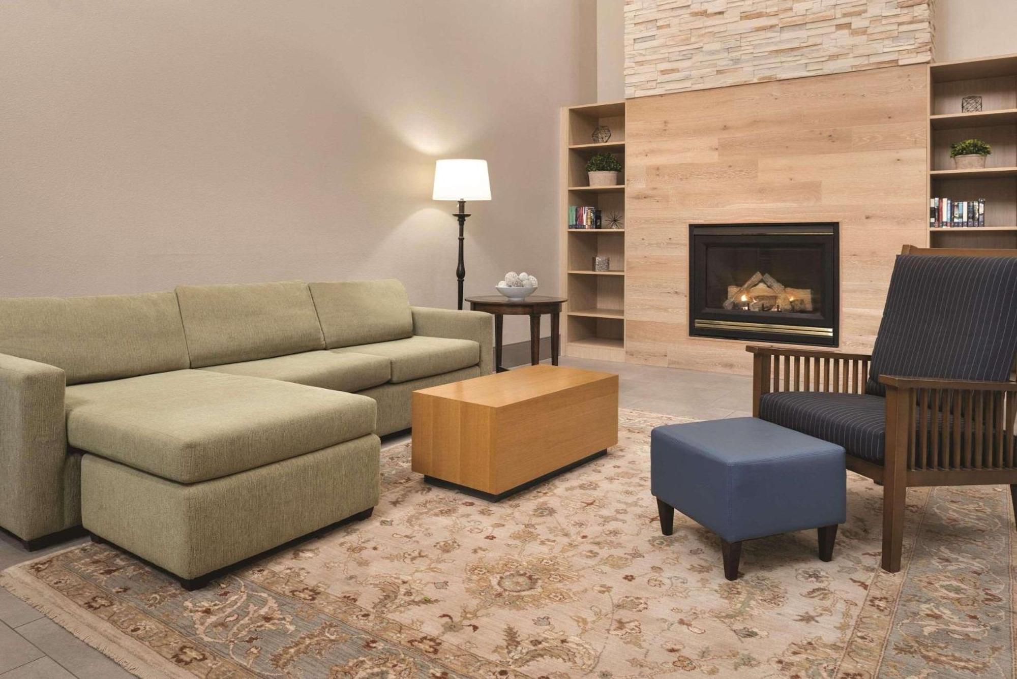 Country Inn & Suites By Radisson, Waterloo, Ia Εξωτερικό φωτογραφία