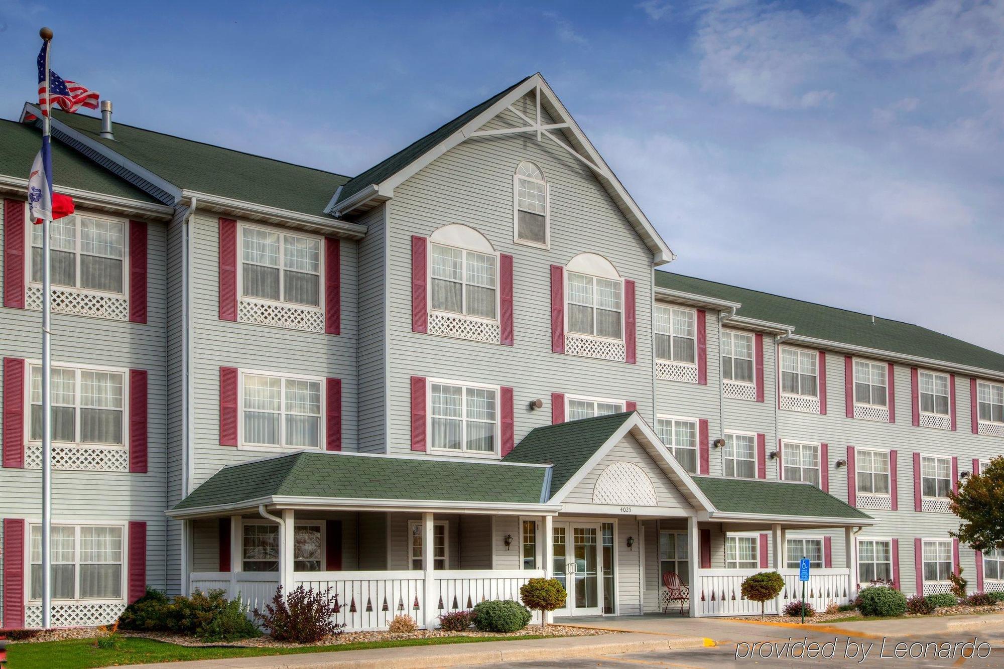 Country Inn & Suites By Radisson, Waterloo, Ia Εξωτερικό φωτογραφία